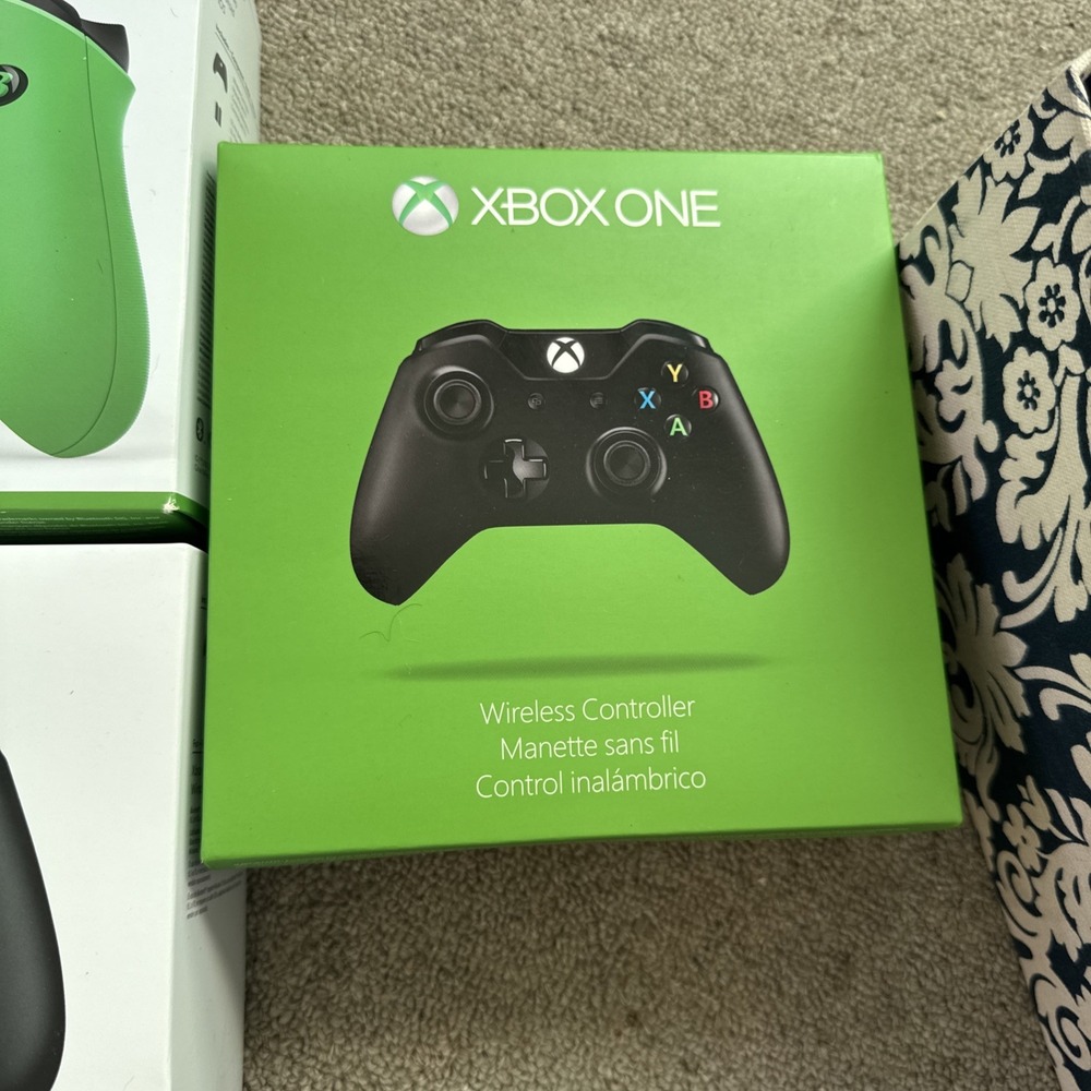 XBOX‎ Controller Empty BOXES ONLY Lot Of 6 W/ INSERTS And Papers - Picture 7 of 9